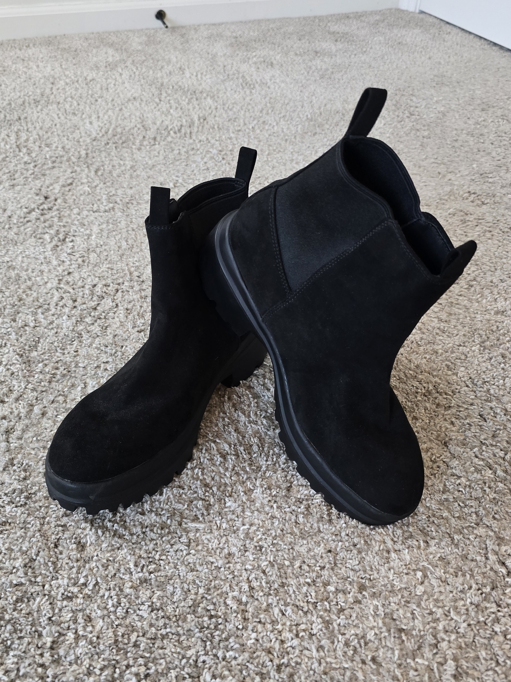 Universal Thread Women's Black Chelsea Ankle Boots Pull-On Rubber Sole US 10 New